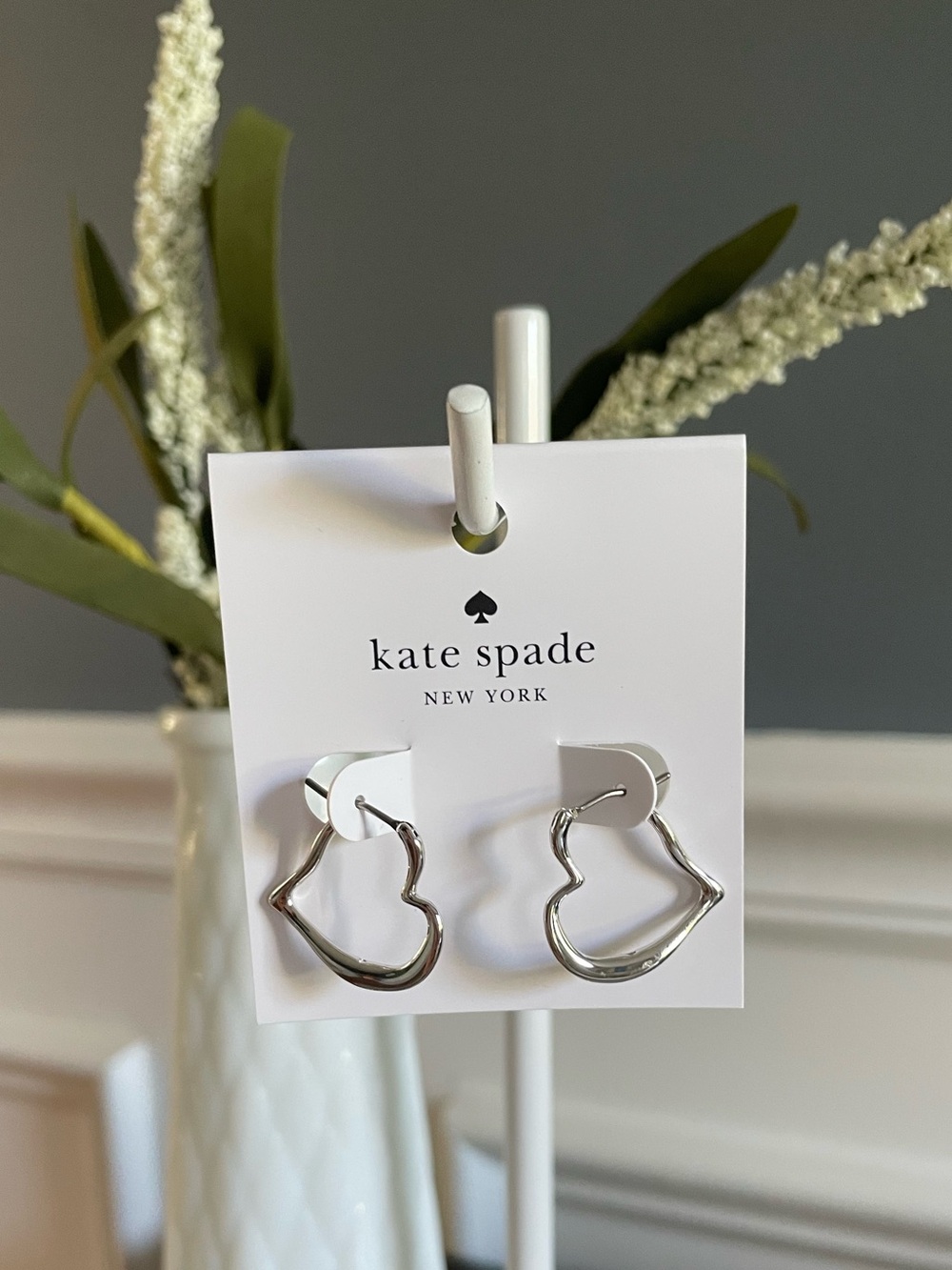 Kate Spade New York- Amour Drop Huggie Earrings in Silver